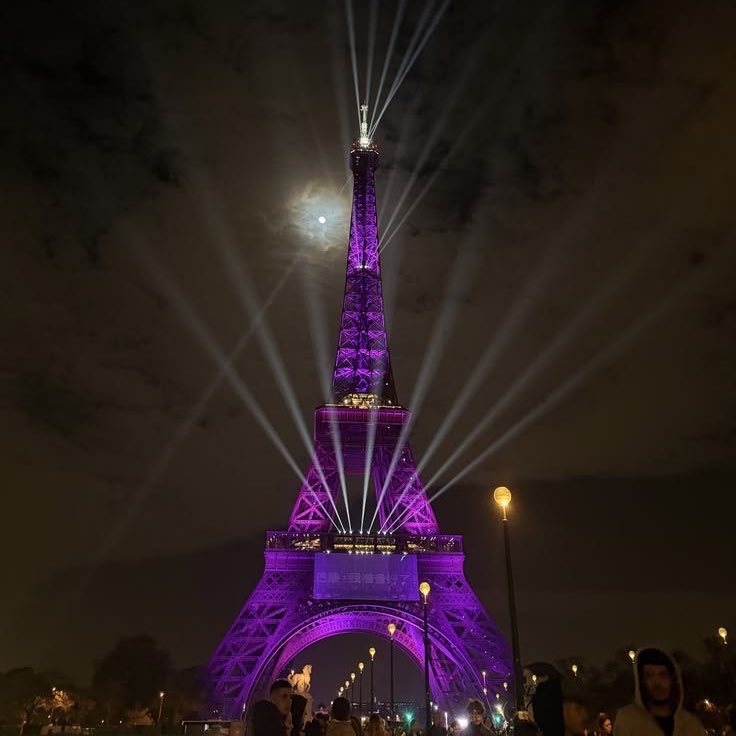 userthvko's tweet photo. Sah si on arrive par n’importe quel moyen ( #delulu ) a rendre la Tour Eiffel violette pour le 17&amp;18 ça pourrait rendre un truc de ouf que paris qui devienne borohae https://t.co/ARhg9q1a2G