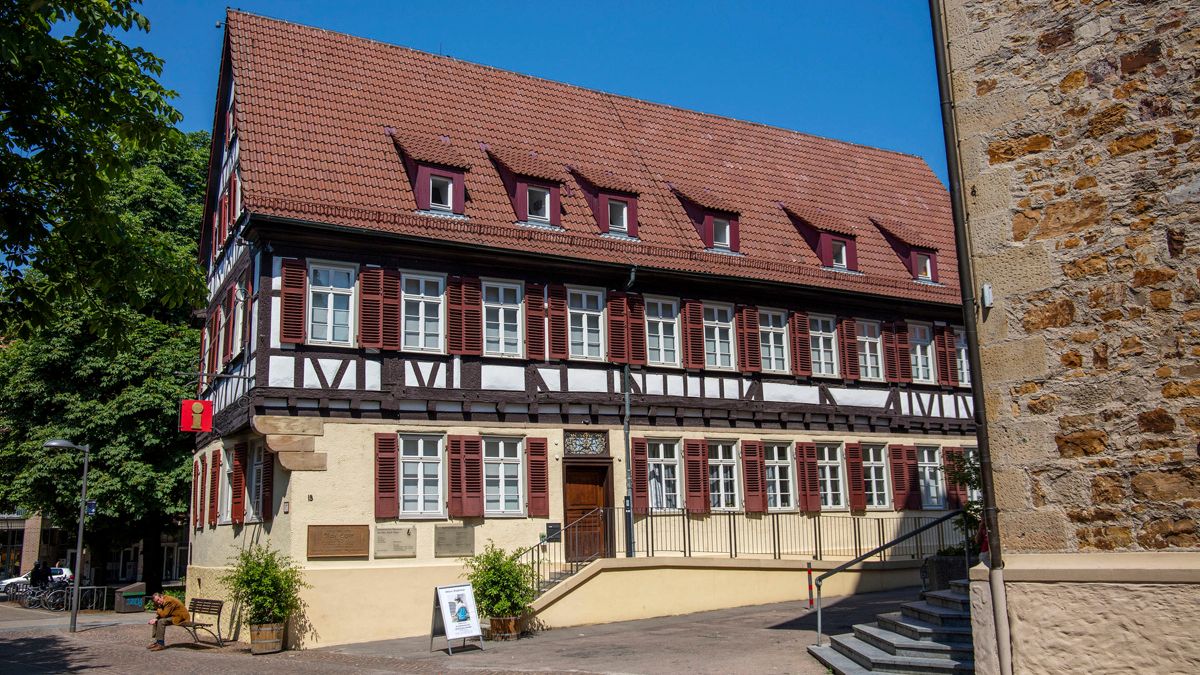 🍷📖 Literarische Stadtführung mit Weinverkostung✨ Entdeckt Kirchheim unter Teck neu: Historische Orte, Texte von Hesse &amp; Mörike und zum Abschluss eine exklusive Weinprobe. 🍇 Am 08.05.26 um 18:30 Uhr. Wir bitten um Anmeldung in der K-Info!
sohub.io/6qlg 📸 Achim Mende