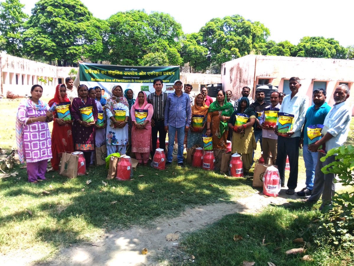 CSSRIpub's tweet photo. Intensive Campaign on Balanced Use of Fertilizers and Integrated Nutrient Management (INM) for farmers of Saipura, Jani, and Kalampura villages on 29.04.2026, along with distribution of organic input products. https://t.co/yUcjQhVS58