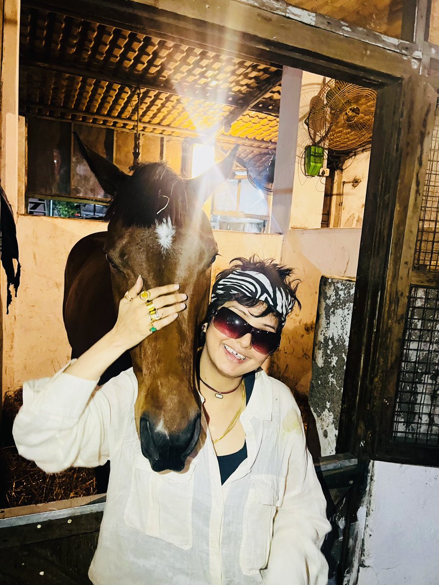 Cooling down with my Flaming Sword. #manisharanawat #manisharanawatslife #horseracingindia #supporthorseracingindia #mumbairacing