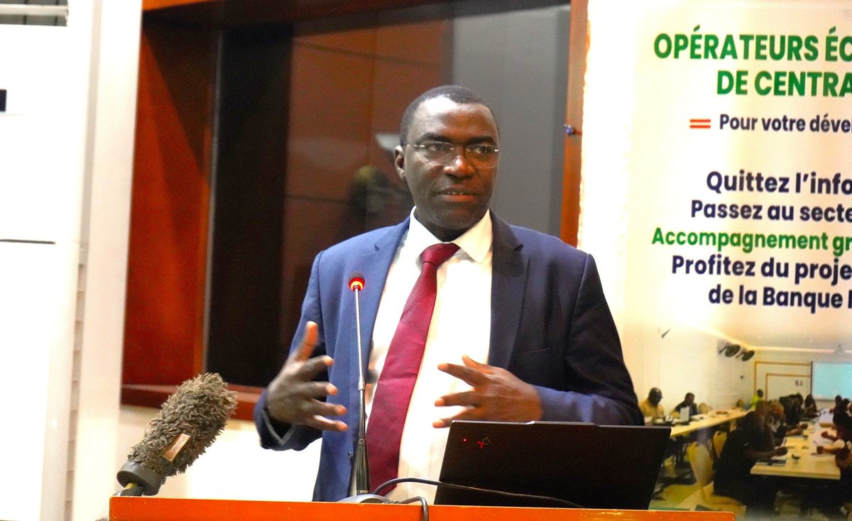 Bangui accueille une discussion sur l'amélioration du climat des affaires en République #Centrafrique afin d'attirer les investissements, en mettant l'accent sur l'application des lois, la facilitation de l'accès au financement et la réduction de l'importance du secteur informel