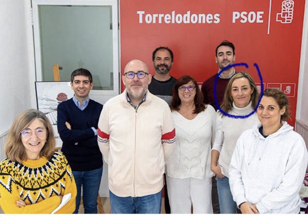 VOX_Torrelodone's tweet image. ¿Va a expulsar el PSOE de Torrelodones a la “asaltacuellos”?

Dice D. Víctor Ibáñez que hay que rebajar la agresividad en los Plenos…
Debe de referirse solo a la verbal, porque la física, por lo visto, va en el pack.
@vitoquiles 
@PSOE_Torre 
@vox_es 
#servicio