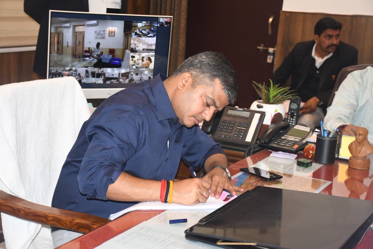 DM Prayagraj tweet media
