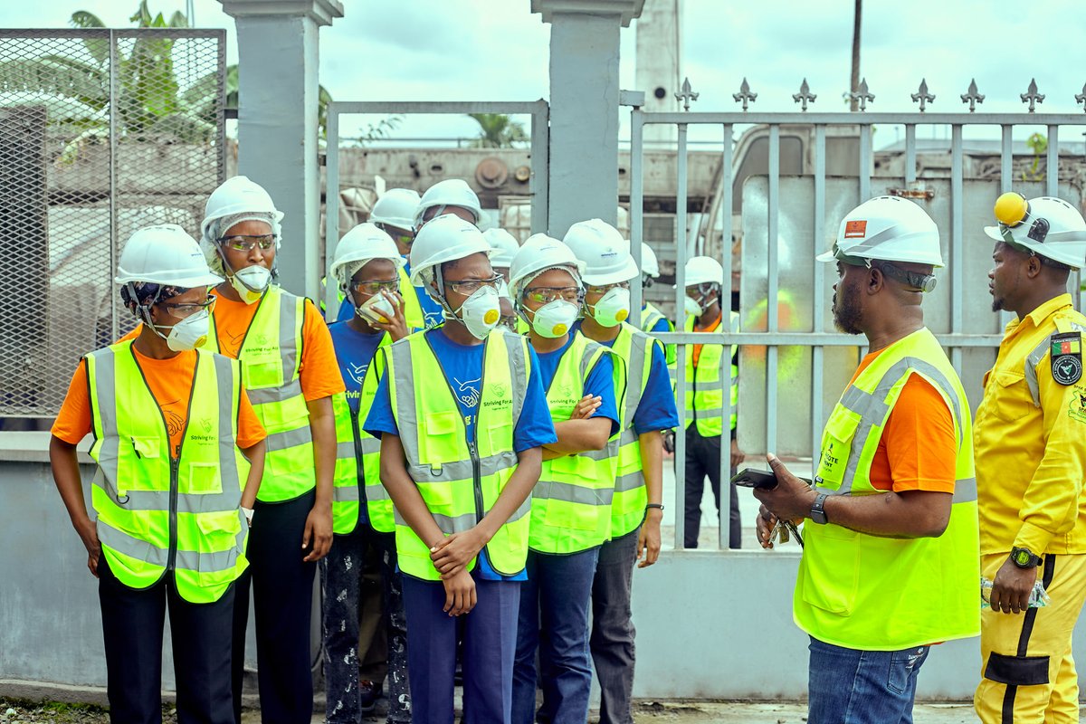 AllStriving's tweet photo. From classroom to industry

13 students in Cameroon experienced STEM in action at @dangotecement through Striving For All.

Most left with a stronger interest in engineering careers.

👉 Read more: https://t.co/4DvgFFGPTN https://t.co/kgAxNN7FAv