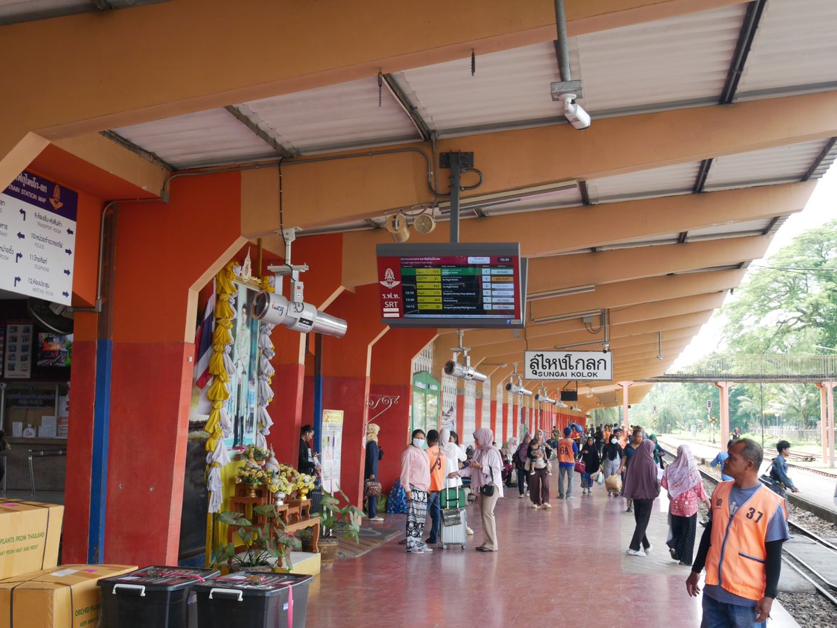 PantipTravel's tweet image. 🚂  นั่งรถไฟจากไทยไปสิงคโปร์ เส้นทางรถไฟสู่จุดใต้สุดของแผ่นดินหลัก Asia (2025)

จบ ม.6  แล้วทำตามความฝัน นั่งรถไฟจาก กรุงเทพ- สุไหงโกลก -มาเลเซีย -สิงคโปร์

📌 pantip.com/s/W0OIg

#บลูแพลนเที่ยว #บลูแพลนเน็ต #Blueplanet  #รถไฟไทย #รถไฟ #มาเลเซีย #สิงคโปร์ #เที่ยวต่างประเทศ