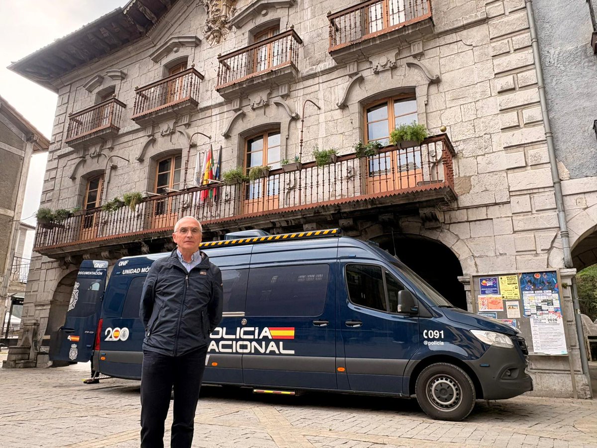 PSETolosa's tweet photo. 📄Tolosa ya tiene servicio de DNI gracias al PSE-EE. Ahora pedimos a EH Bildu ampliar los días tras agotarse las citas.

⛔6 hilabeteko blokeoa eta gero, herritarren presioak eta sozialiston lanak posible egin dute zerbitzua abian jartzea.

🌹Más servicio público y menos excusas. https://t.co/TsRkFizXD8