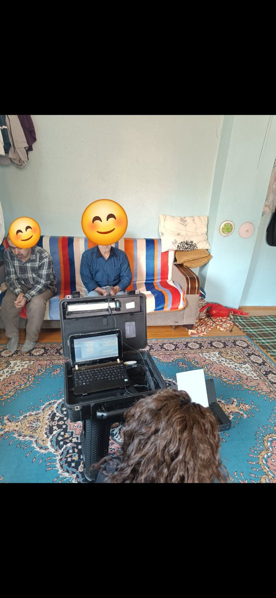 CayNufus's tweet photo. Kiraz Diyarı DERESİNEK köyümüzdeki engelli ve yaşlılarimizin hâyr dualarını aldık.Hizmetimizin gitmediği ev kalmayacak.
@E_tanyeri 
@afyon_nvi 
@caykaymakamlik 
@AfyonValiligi https://t.co/aHjQuhFB8r