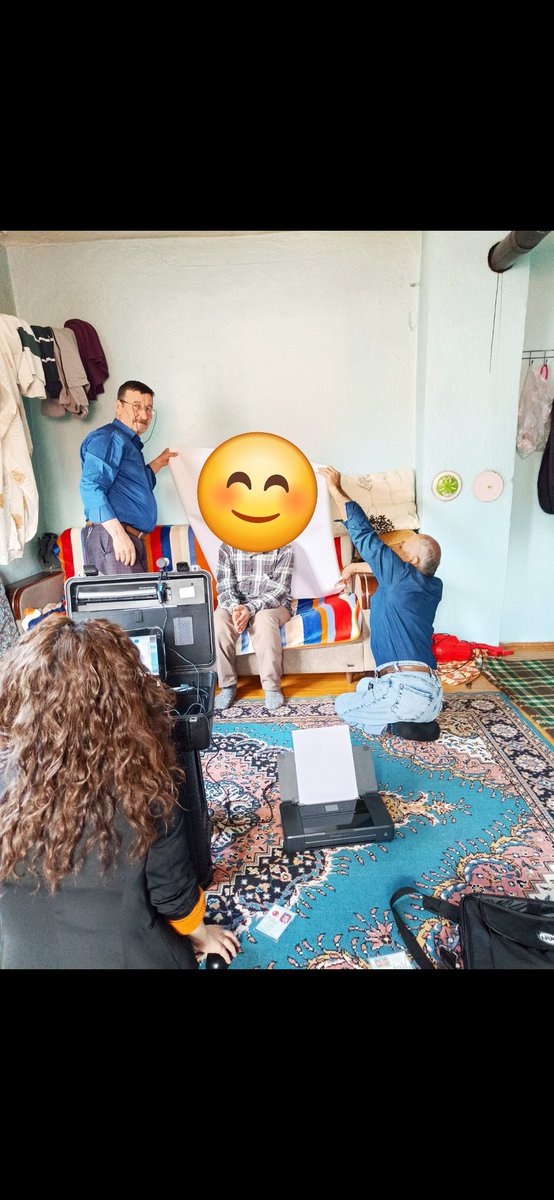 CayNufus's tweet photo. Kiraz Diyarı DERESİNEK köyümüzdeki engelli ve yaşlılarimizin hâyr dualarını aldık.Hizmetimizin gitmediği ev kalmayacak.
@E_tanyeri 
@afyon_nvi 
@caykaymakamlik 
@AfyonValiligi https://t.co/aHjQuhFB8r