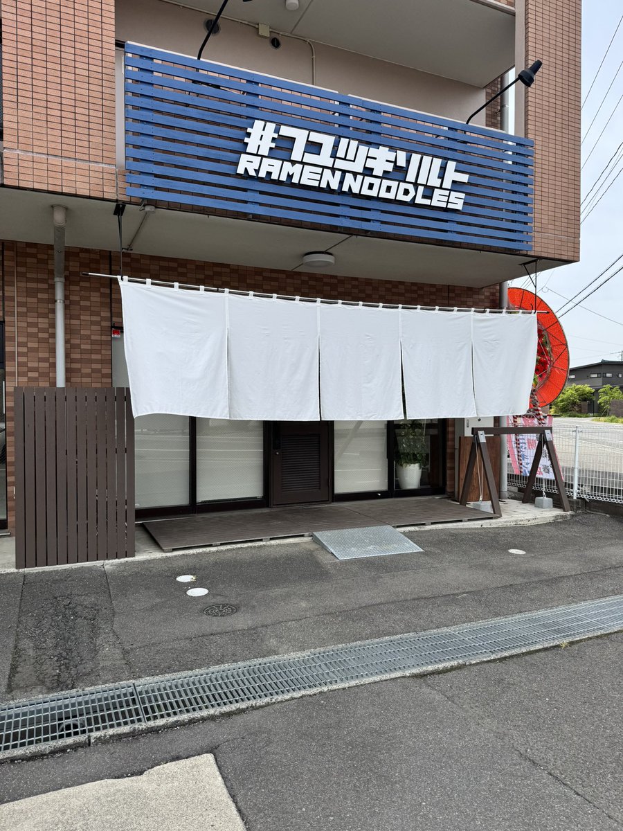 ロータスエリーゼ tweet media