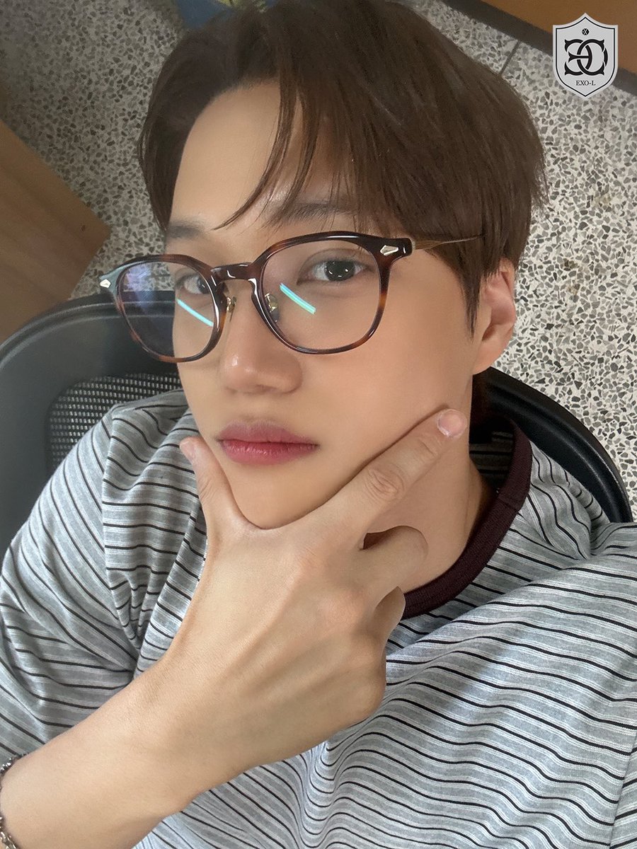 'KNOCK KNOCK!' tweet media