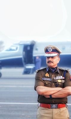 rajeshsinghch11's tweet photo. अपराधियों पर लगाम ऐसे ही लगती रहेगी,जनता में भरोसे की बहार बहती रहेगी।
रहेगी नज़र अब पूरे प्रदेश पर क्योंकि अब सरहदों को पार कर DG के तौर पर यह मेहनत निरंतर चलती रहेगी।
@adgzonekanpur श्री @alok24 को #DG के पद पर आसीन होने पर हार्दिक शुभकामनाएं।
#Congratulation
#UPCOP
#IPS https://t.co/iHV8bKEfxx