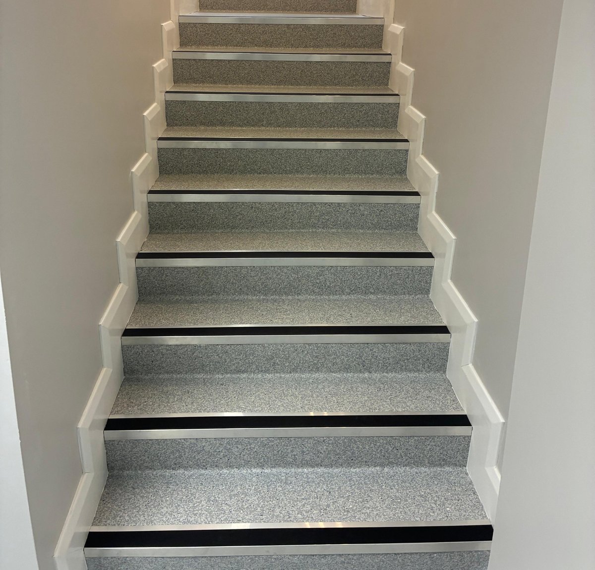 PFL_Ireland's tweet image. Pale Slate 1200 from the Classic Mystique PUR collection by Polyflor, fitted in Reyhani Medical, Limerick. Classic Mystique PUR is a heavy-duty homogeneous #flooring that is 100% #recyclable, easy to maintain, and perfect for #healthcare projects.