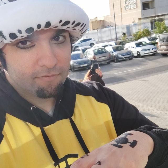 ShadowTakeshii's tweet photo. Mi Cosplay de Trafalgar Law, de One Piece antes del TimeSkip. Dejo las cutrefotos por que tengo que hacerme mas estando solo jajaja. 
#OnePiece #Cosplay #OnePieceCosplay #LawCosplay #Cosplayer #TrafalgarLaw https://t.co/3iJnapmyKE