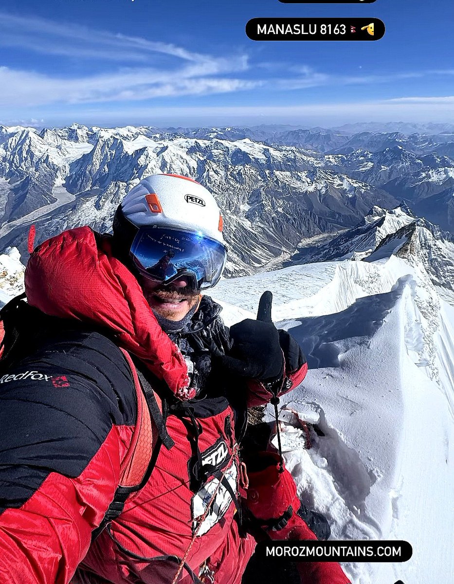 CarlosGarranzo's tweet photo. CUMBRE EN MANASLU!
Tan solo 15 días después de llegar y con solo una rotación a 6100m, Alexandr Moroz hace cumbre en #Manaslu en completa autonomia.
Estaba solo en la montaña con su compañero, Mark Ablovacky que no pudo acompañarle a la cumbre.
🧵 https://t.co/c36mVy1UqK