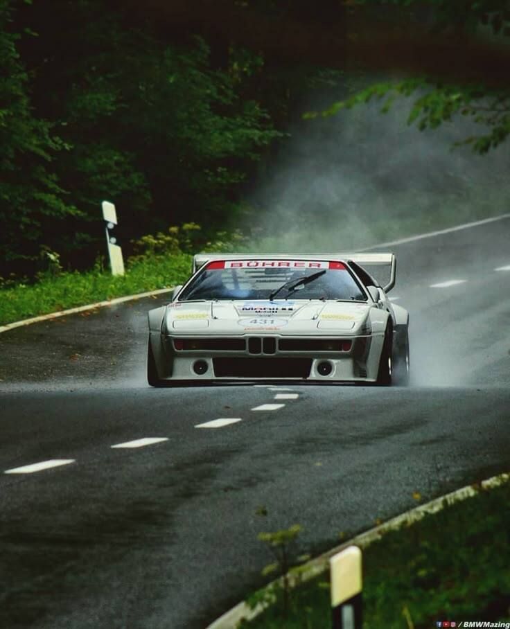 Retromania4ever's tweet image. 🇩🇪 #BMW M1 Procar 
Powered by a 3.5-liter M88 inline-six engine. 
The racing version was designed to produce approximately 470 hp.