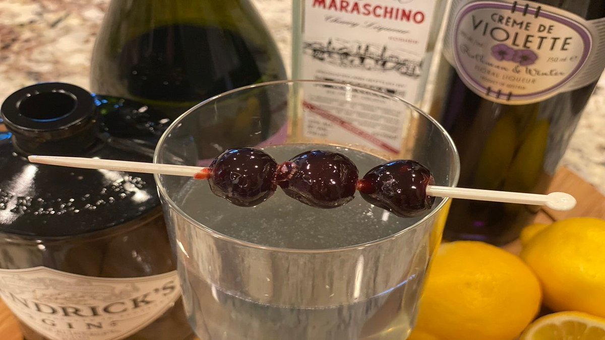 ucfoodietv's tweet image. Celebrate Aviation with this Classic Cocktail.

Come Fly With Me evokes the glamour of the 1920s and even a little Blue Eyes.

buff.ly/ZMa8RgF 

#ComeflywithMe #cocktail #aviation #UndercoverJetsetter