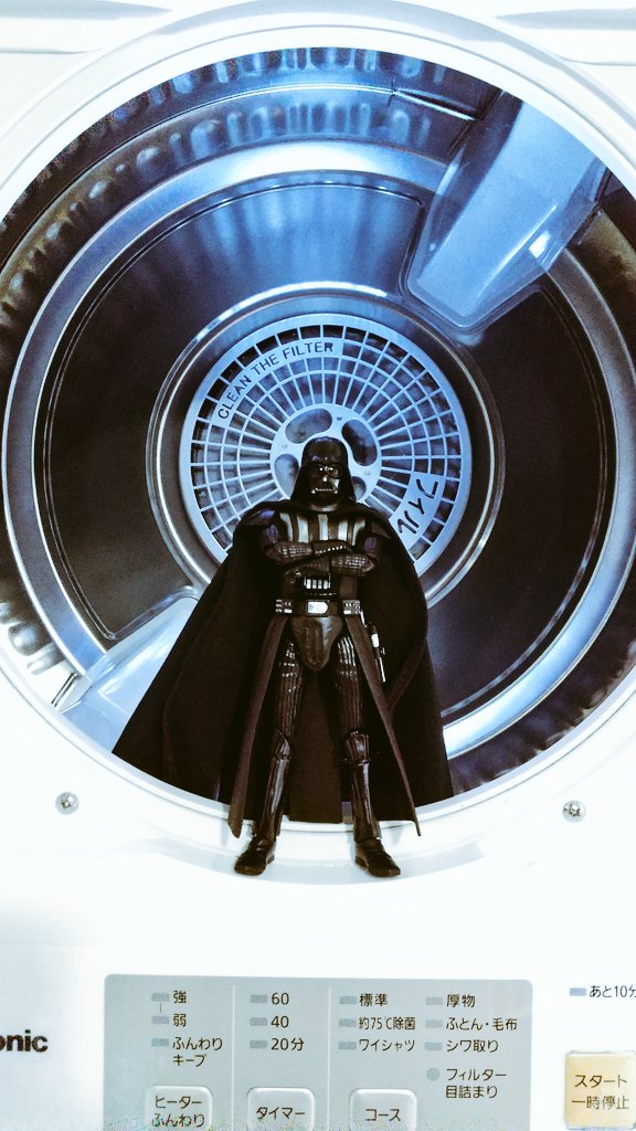 ベイダー卿をカッコよく撮影するには、
『ドラム式乾燥機』がもってこい

#オモ写 #MAFEX #ダースベイダー 
#スターウォーズ #starwars