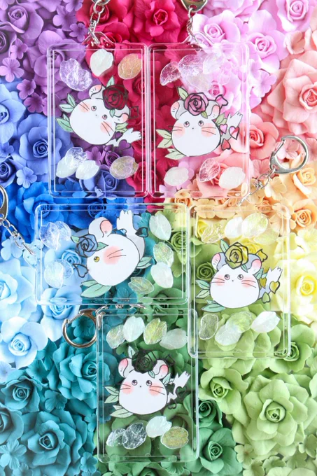 Erica×こば 以前個展で制作したねじゅちゃんをコミティア用に制作しました 切り絵→私 花びら→こばさん 今回は横向きねじゅちゃんを1つ制作しております 色んな景色と沢山楽しんで頂けますように… 5/3(日) 九州コミティア10 北九州メッセ(旧西日本総合展示場新館)