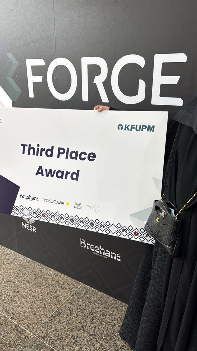 1ifmb's tweet photo. الحمدلله🤍
سعيدة بحصولنا على المركز الثالث في Reverse Hackathon المقام في جامعة الملك فهد للبترول والمعادن 🪄

كانت أيامًا امتلأت بمحاولاتٍ متكررة، وأفكارٍ تولد ثم تُعاد صياغتها حتى استقرت على شكلٍ يليق بالنهاية. ومن براءاتٍ مطروحة، وُلدت لنا رؤى جديدة انتهت إلى هذا الإنجاز. https://t.co/dJyxHgLzMk