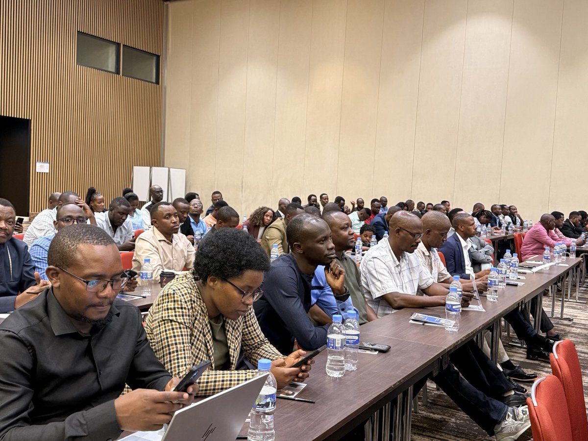 RwandaEngineers's tweet image. The floor is open.

Candidates are presenting their manifestos as members prepare to elect the new Governing Council — a key moment of dialogue, vision, and decision-making.

#EngineeringRwanda #Leadership #Governance