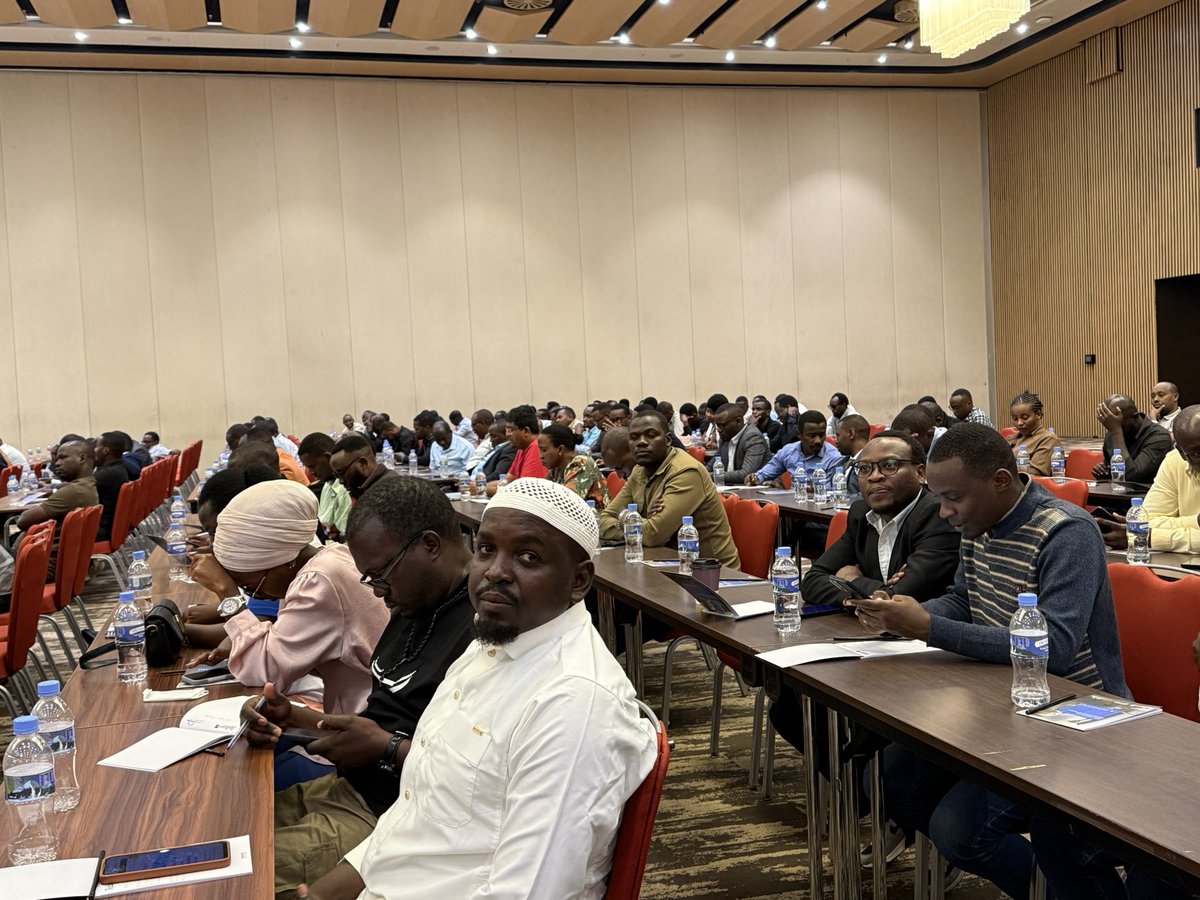 RwandaEngineers's tweet image. The floor is open.

Candidates are presenting their manifestos as members prepare to elect the new Governing Council — a key moment of dialogue, vision, and decision-making.

#EngineeringRwanda #Leadership #Governance