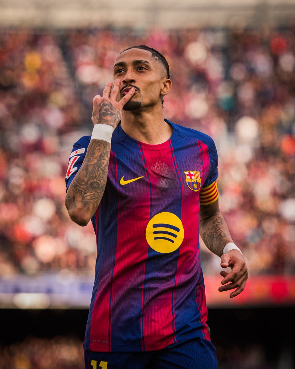 Cyril💙❤️ tweet media