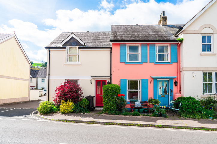 BeersSolicitors's tweet image. Should I Gift My Property to My Children?

Gifting a home or other property isn’t always as straightforward as it might seem. 

Before taking this step, it’s important to understand the potential legal, tax, and personal implications.

Learn more: beersllp.com/should-i-gift-…

#Beers