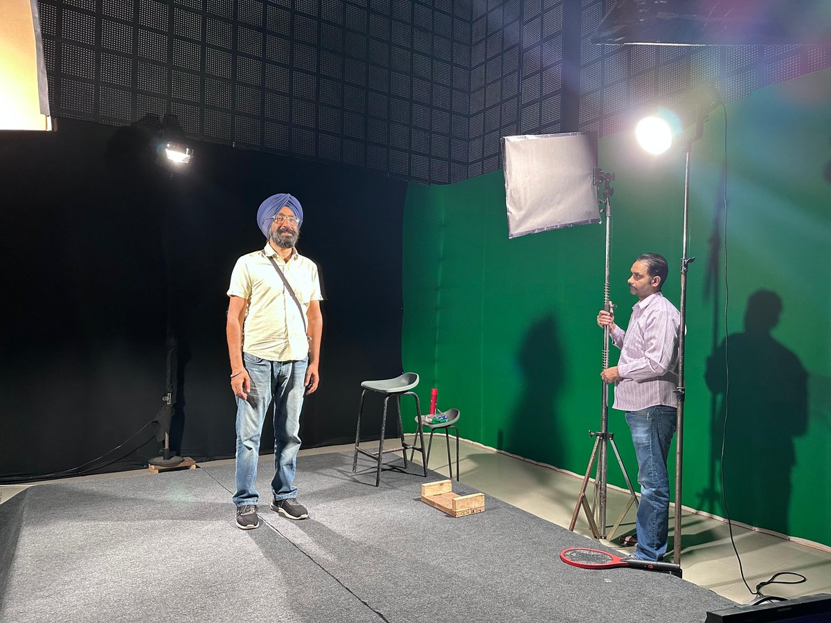 emrcpatiala's tweet photo. Dr. Geeta Kumari recorded SWAYAM MOOC lectures at EMRC, Punjabi University, Patiala. Sessions were coordinated by Daljit Ami with support from Manmohan Singh, Jatinder Singh, Sukhmandeep Kaur, Alisha, and Amritpal Singh.

@daljitami @cec_ugc @ugc_india @SWAYAMMHRD @PbiUniPatiala https://t.co/TSm2Nu1MCY