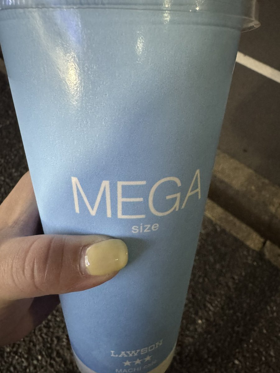 今お得と聞いたのでメガ買ったのがデカイ🤣🤣
あときゅうりの浅漬も半額で買えたから嬉しい✌✌
きゅうりだいすきなので🫶🫶