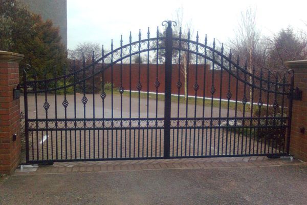 GatesLivewire's tweet photo. Electric gates in Durham and the surrounding areas, providing added security, privacy, and style.

The Livewire team handles everything – 

Start today ☎️  01833 627776

#ElectricGates #ElectricGatesDurham #HomeSecurityUK #DrivewayGoals  | https://t.co/5MI6lQ8Ha1 https://t.co/xhp0iUCJpc