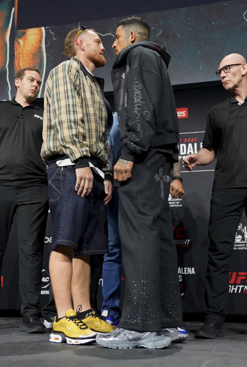 Legionnairecsn's tweet image. Intense Staredown between Maddalena and Prates☠️

@UFC
#mixedmartialarts
#combatsports
#ultimatefighting
#ufcperth