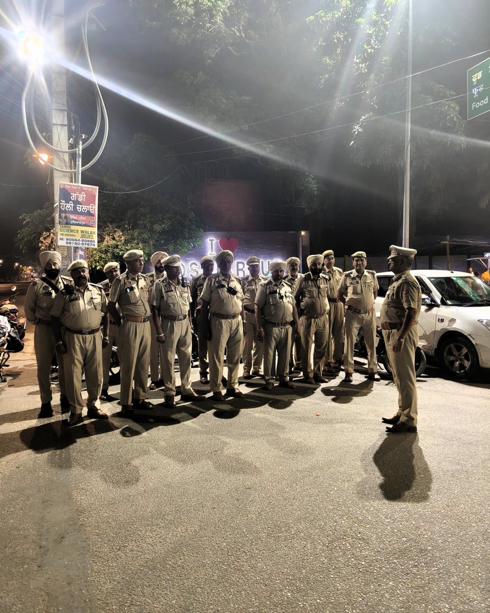 JalandharRange's tweet image. 🚨 Stay Safe with Punjab Police

Our vigilant PCR teams remain on high alert, ensuring round-the-clock safety and security. 🚔

#SafetyFirst #YourSafetyOurPriority
