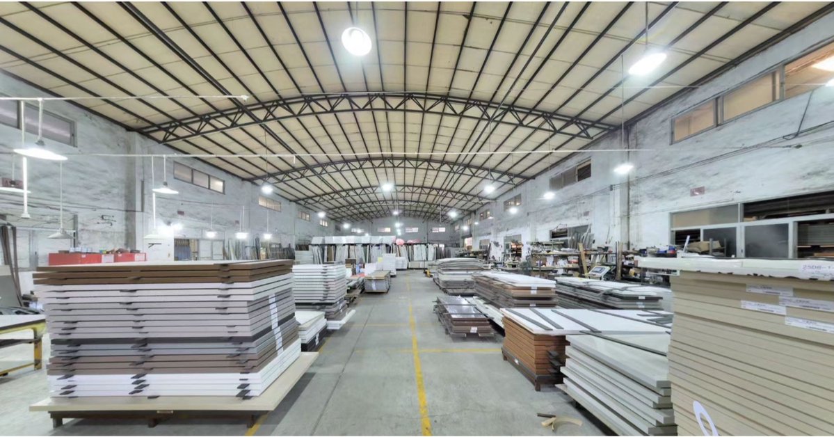 qjldoormfg8's tweet image. Large door factory with full production capacity! 🏭🚪 Stable supply, fast delivery &amp;amp; custom service.
qjl-door.com
#DoorFactory #WoodenDoorSupplier #FactoryDirect