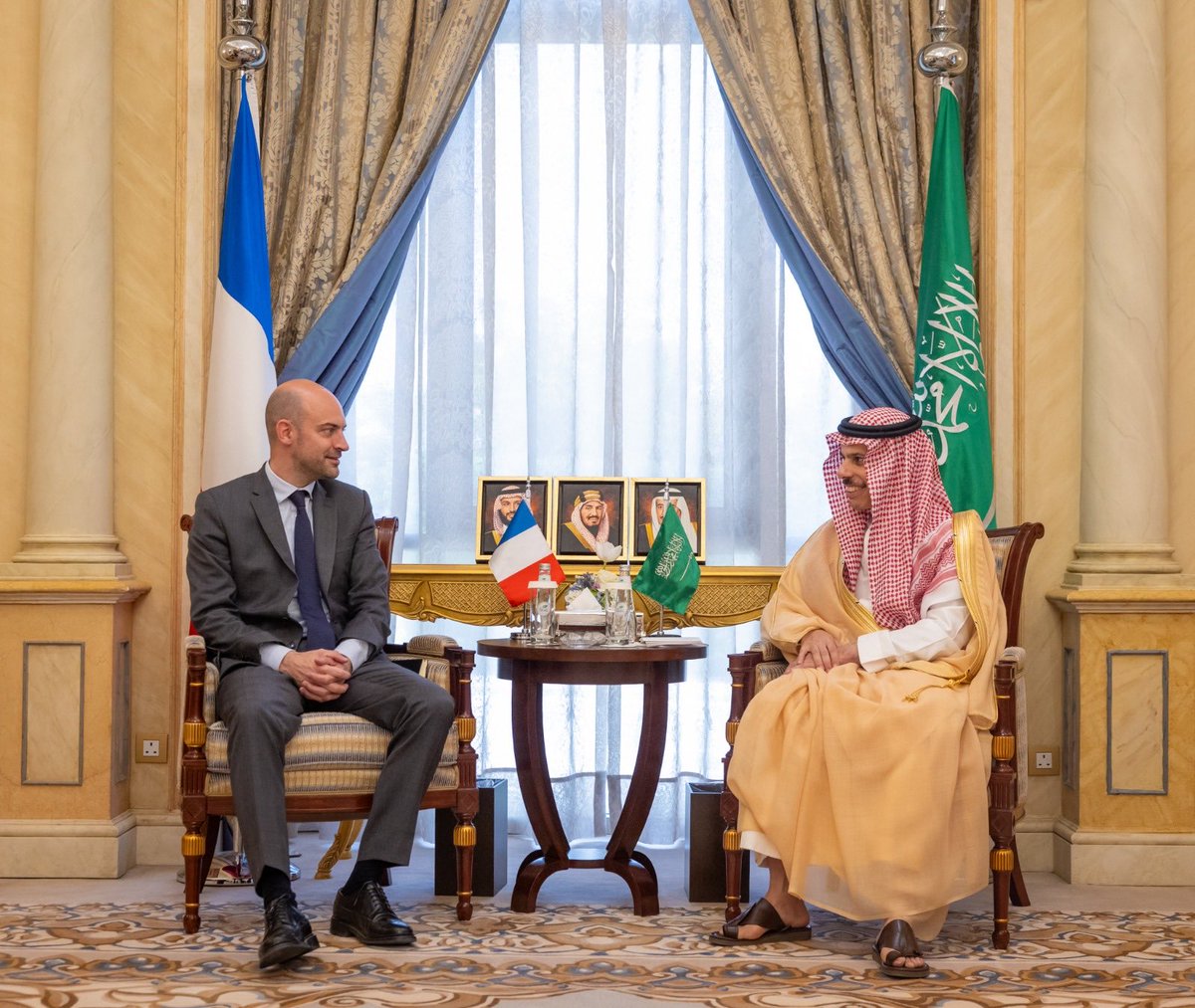 وزير الخارجية السعودي والفرنسي يبحثان تعزيز العلاقات الثنائية