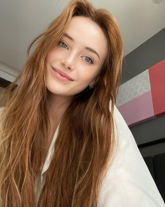 Clara Bennett tweet media