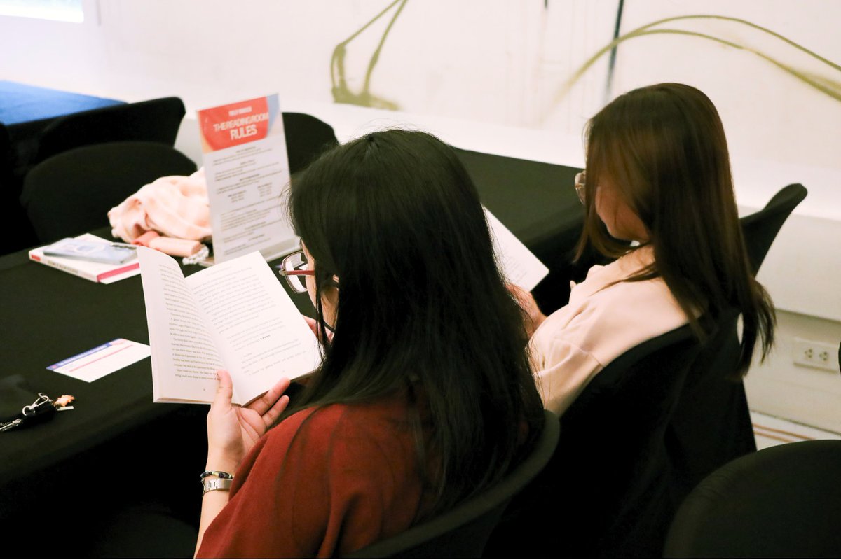 Fully Booked tweet media