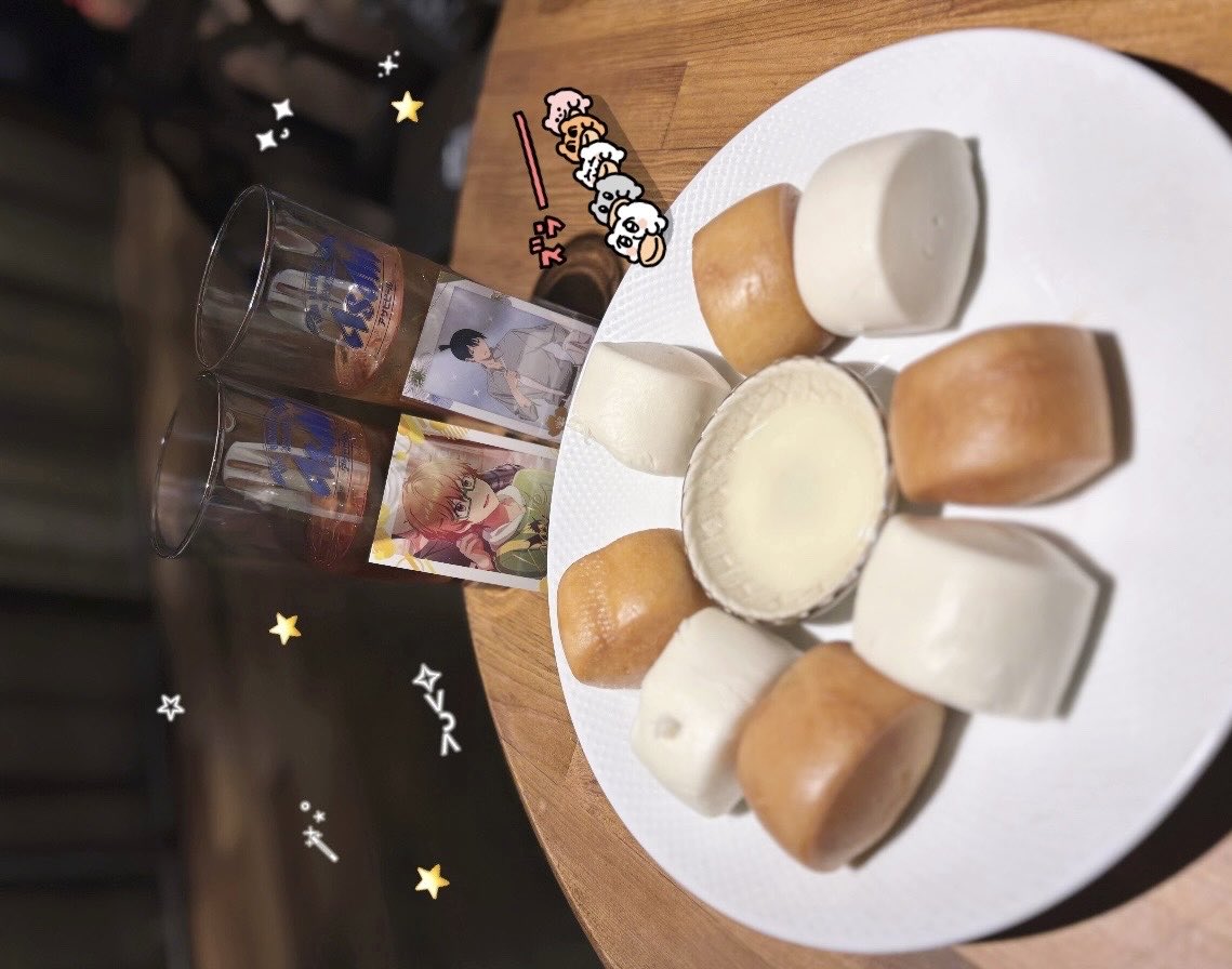 __W315's tweet photo. バズってた表参道のマントゥ食べに行ったら〆の世界一美味しいと謳われてる杏仁豆腐が丼サイズのデカさで横転&amp;大爆笑
お残しは許しまへんで界隈代表なので+200円の持ち帰り容器を買い完食♫ https://t.co/t97Hnk6BgS