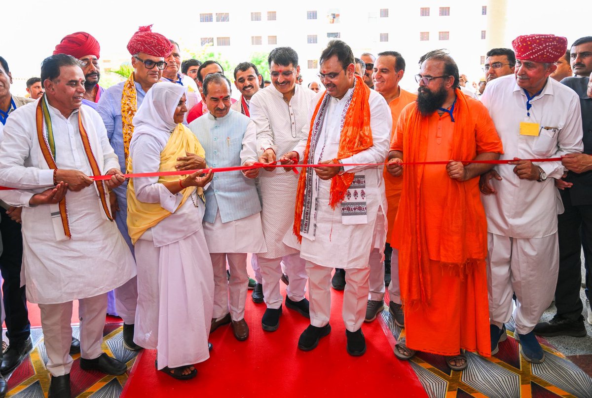 NamitaSharmaSV's tweet image. पाली में बेटियों के सपनों को नई उड़ान —

मुख्यमंत्री भजनलाल शर्मा का सराहनीय कदम—कन्या महाविद्यालय का लोकार्पण, शिक्षा और सशक्तीकरण को नई ताकत —-

#Rajasthan #WomenEmpowerment @BhajanlalBjp