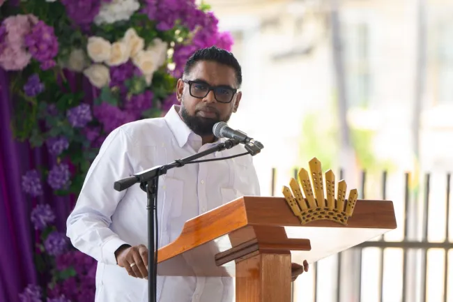 lequotidien509's tweet photo. #Guyana | Le président Irfaan Ali a exprimé le 28 avril 2026 sa « grave préoccupation » après qu’un insigne porté par Delcy Rodríguez affichait l’#Essequibo comme territoire vénézuélien lors de rencontres avec des dirigeants caribéens. Ali a rappelé que #CARICOM respecte la souveraineté des États membres mais a jugé regrettable l’usage de symboles contestés, alors que le différend est devant la #CIJ. #lequotidien509 #Haïti #diaspora @lequotidien509 #territoire #souveraineté #diplomatie