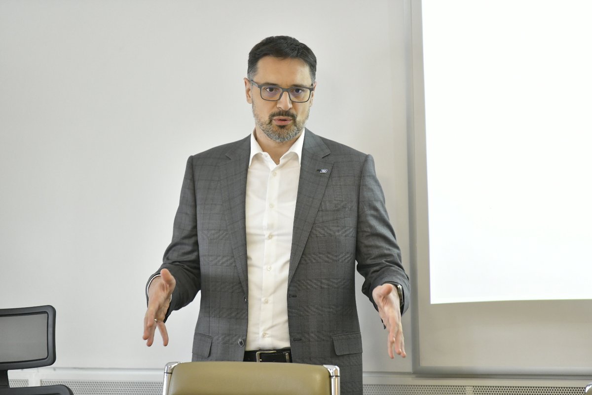 menadzerSAM's tweet image. Naši članovi su na SAM Open Day događaju imali priliku da posete Milšped Group i upoznaju se sa načinom rada i razvojem jedne od vodećih logističkih kompanija u regionu.

Hvala kompaniji Milšped Group i Nebojši na gostoprimstvu i prijatnom druženju!

#SAMOpenDay #menadžerSAM #SAM