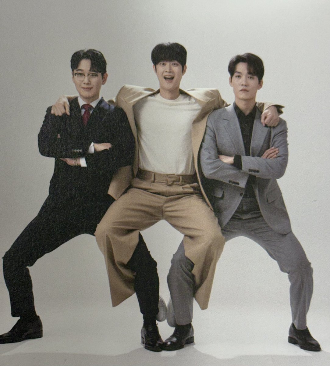 시즈더데이 tweet media