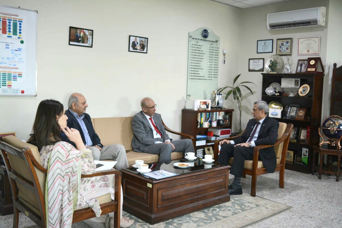 COMSATS_en's tweet image. Amb. Dr. @ZakariaNafees welcomed Abdur Rauf Khan, Country Director @OPMglobal  🇵🇰 for an engaging exchange on both organizations' programs &amp;amp; activities. The meeting explored collaboration opportunities in capacity building, #education, #health, #climate change, and knowledge