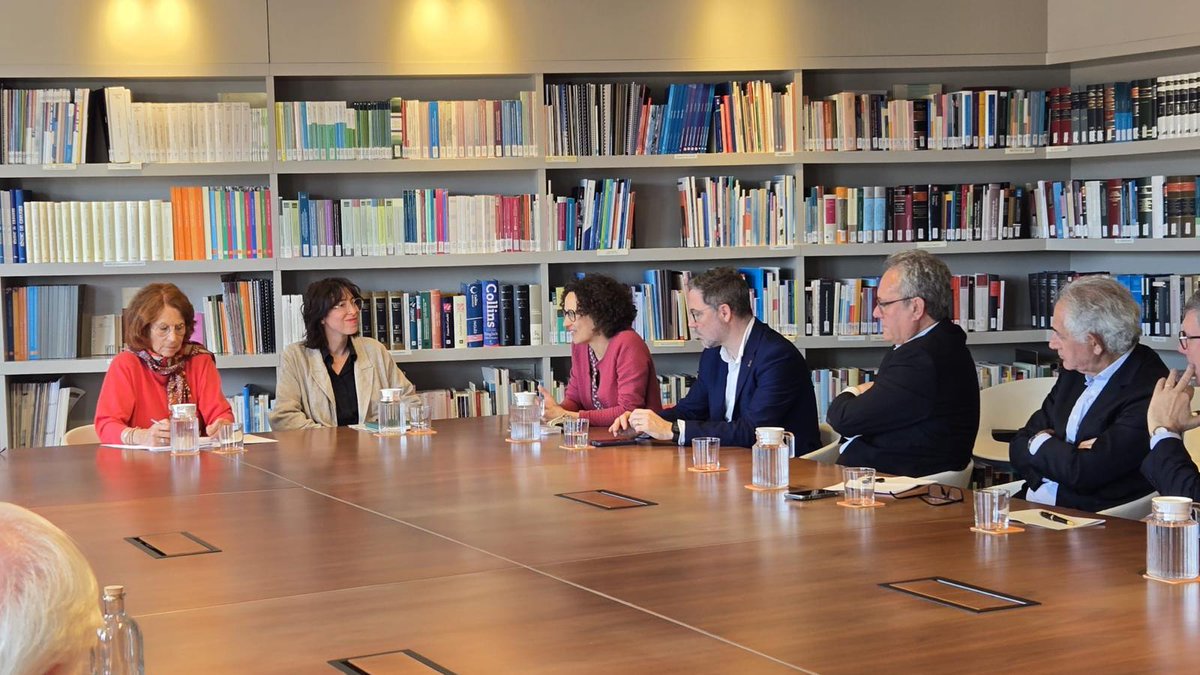 _Confederacio's tweet photo. Reunió amb la Síndic de Greuges per traslladar esmenes a la "Llei del 6%" (destinar el 6% del PIB a educació).

Demanem que l’augment arribi a tots els centres sostinguts amb fons públics, també els concertats.

Perquè el debat no és només quant invertim… sinó com ho repartim. https://t.co/SxcLi3kwHQ