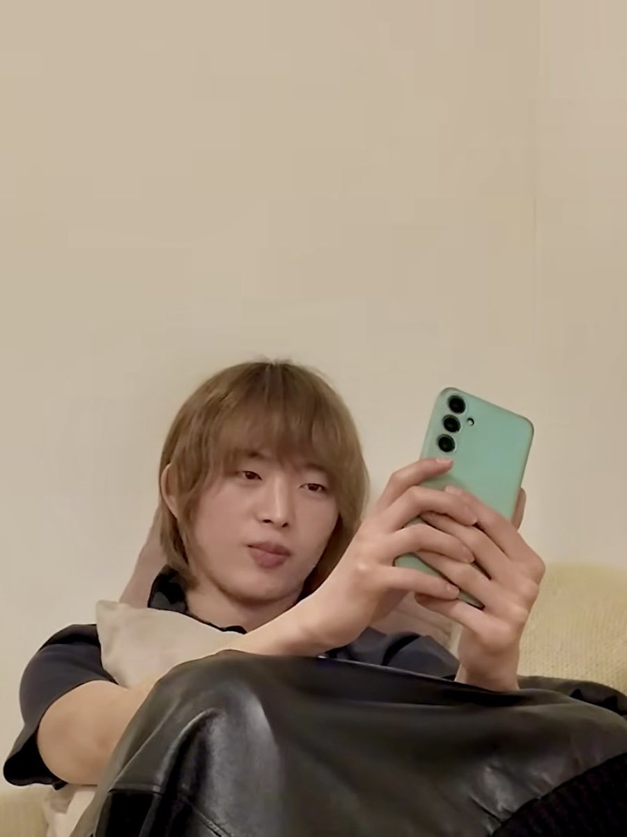 여름 tweet media