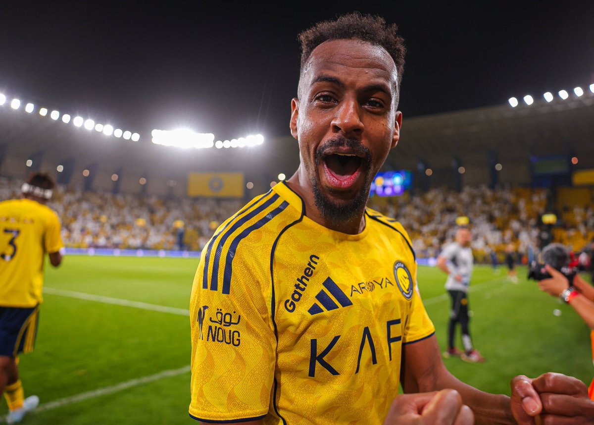 عزيزينهو tweet media