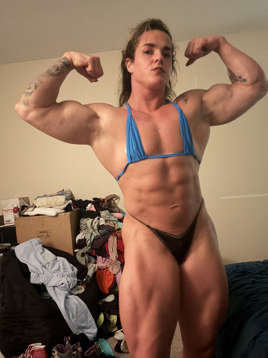 all_about_gym's tweet photo. This isn’t a body, it’s a weapon of discipline🅾️

 #musclequeen #amazingphysique #musclemommy #musclegirl #girlswithmuscle #musclewoman #femalemuscle #adornichorroycagón #brazil #ipl #fitmom #stronglikeamother #momswithmuscle #gymgirl #fitqueen https://t.co/dET7HKBeOC