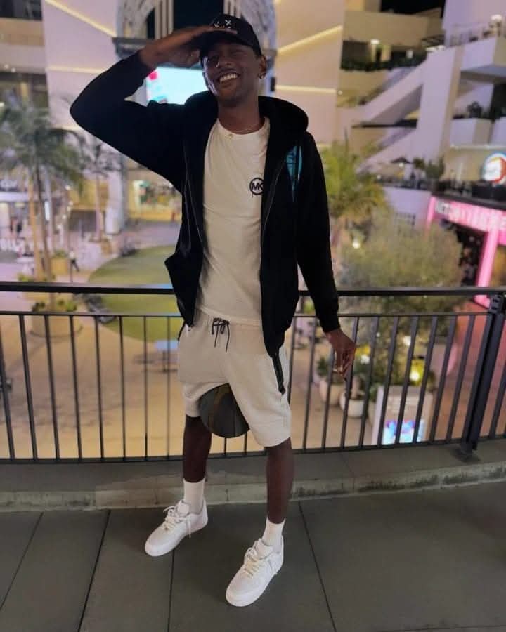 BallinKP8's tweet image. Hollywood vibes, 6'9 #LA