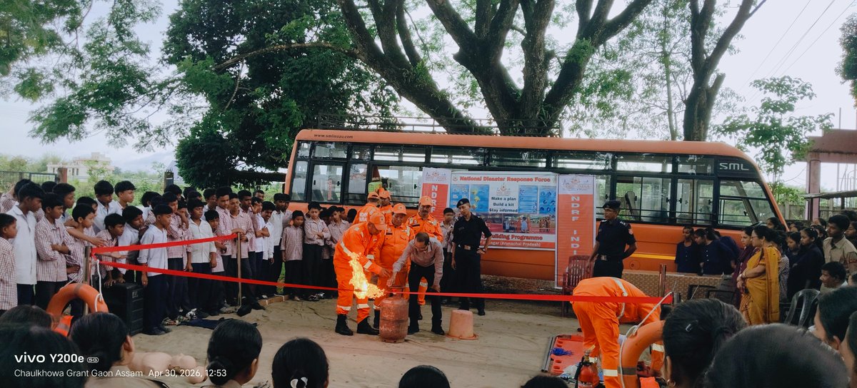 12bnndrf's tweet photo. 12 NDRF conducted a #CapacityBuildingProgramme at PM Shri Bokul High School, Dibrugarh #Assam. Around 408 beneficiaries were sensitize on do’s and don’ts during disasters. #NDRF4U #BePrepare https://t.co/wMjqy0Suue