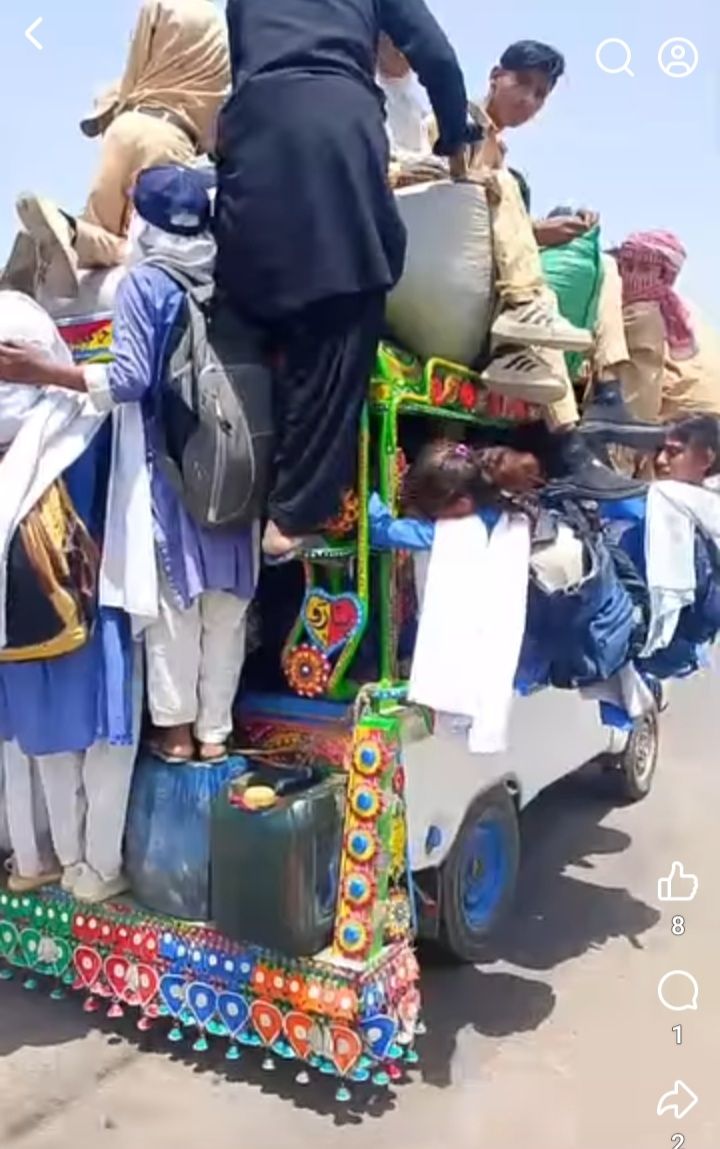 AkhtarHafeez's tweet photo. Students in Petaro, Jamshoro lack safe transport. Government school girls face serious risks. The Sindh Education Department must provide reliable transport to ensure their safety and access to education. @BBhuttoZardari  @sardarshah1 #Educación https://t.co/8AnAtD9Xp2