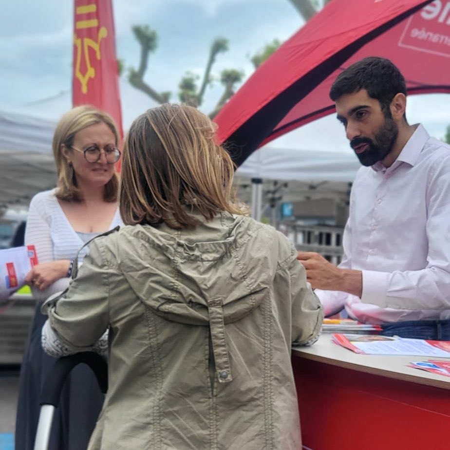 GuillaumeDAC's tweet image. Ce matin sur le marché de #Fronton pour la tournée citoyenne #LaRégionAVosCôtés : écouter, échanger avec les habitants et entendre leurs priorités pour construire ensemble l’Occitanie de demain.  

Avec @CaroleDelga, nous construisons l’ #Occitanie avec et pour ses habitants 🤝🌻